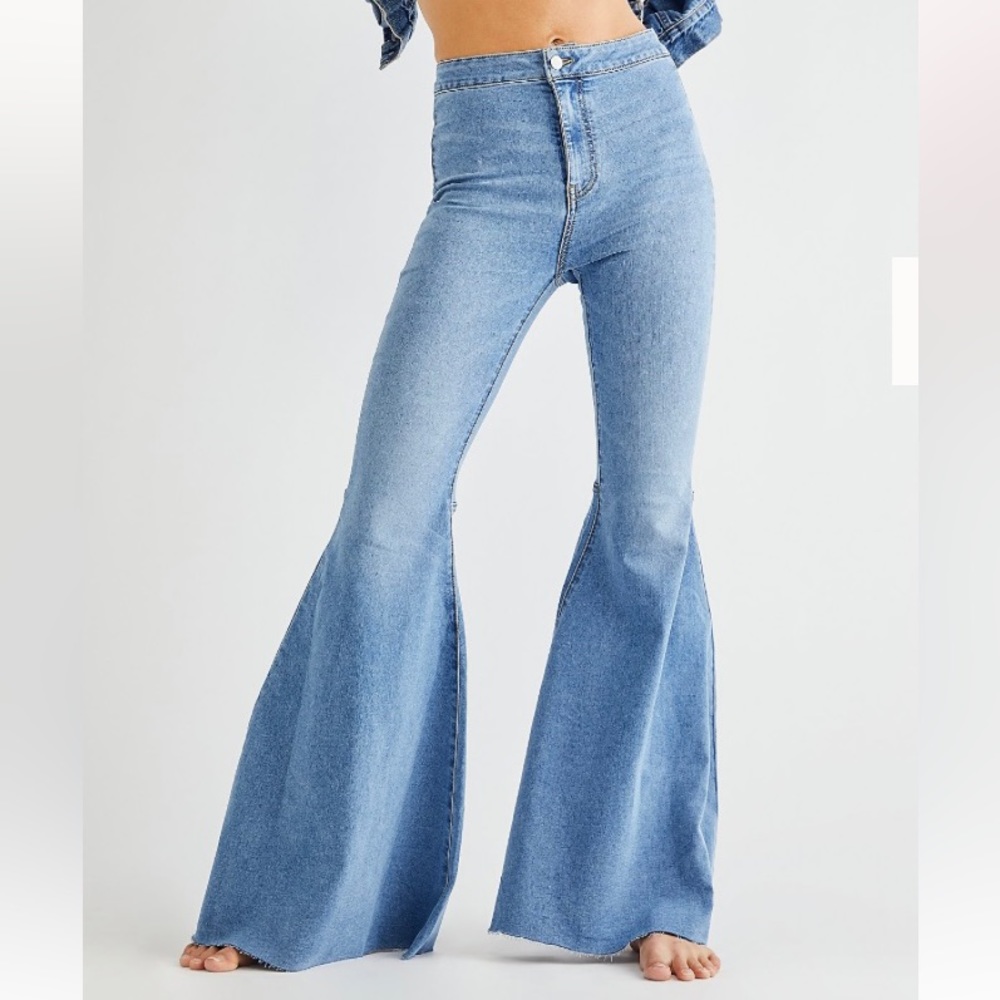 Free people we the free just float on flare Jeans